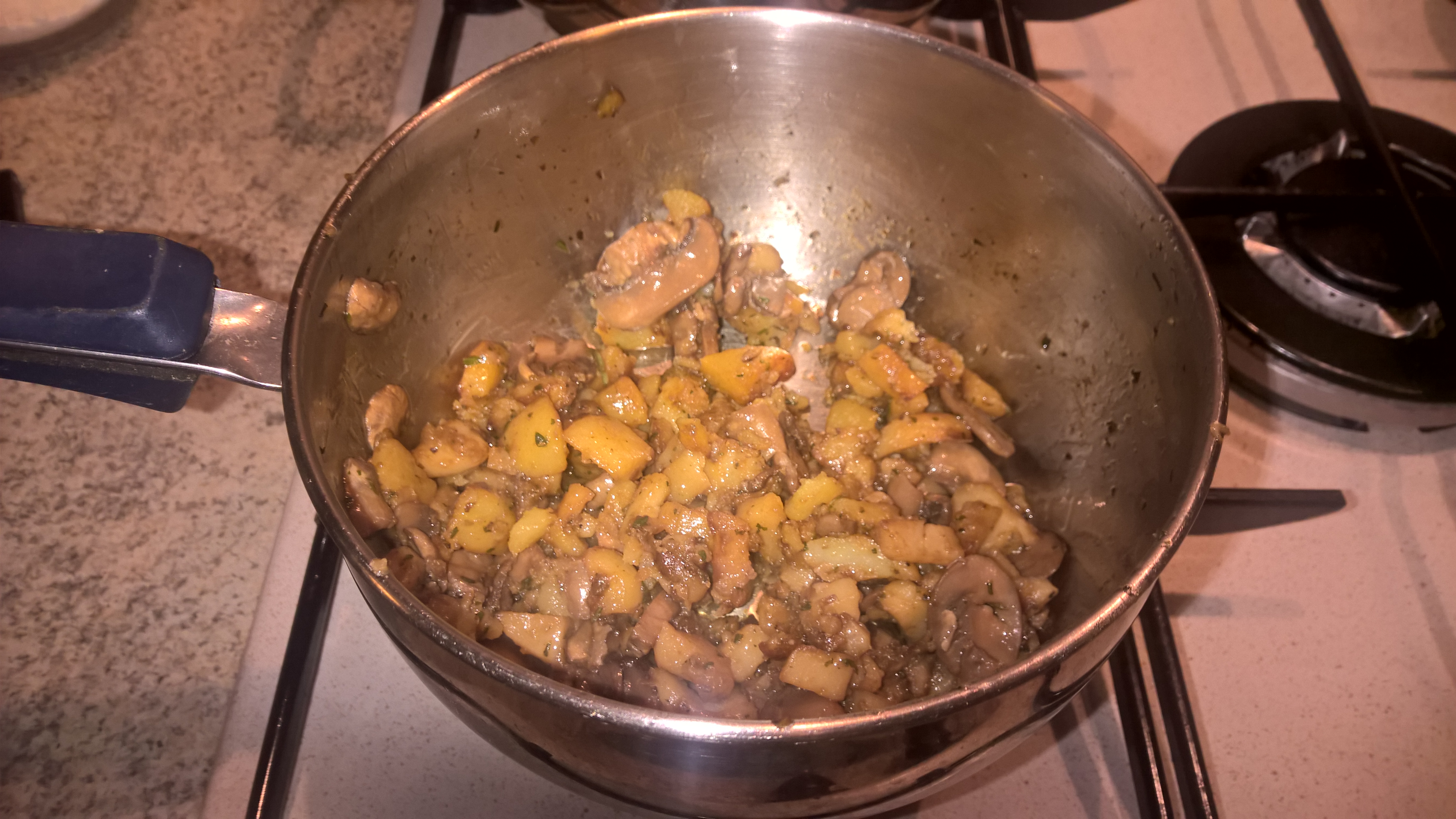 Le ricette di #Anna: #patate e #funghi in #casseruola